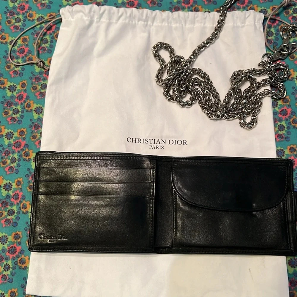 100% AUTHENTIC & PRISTINE💕VINTAGE DIOR WALLET W/CROSSBODY CHAIN💗💗💗